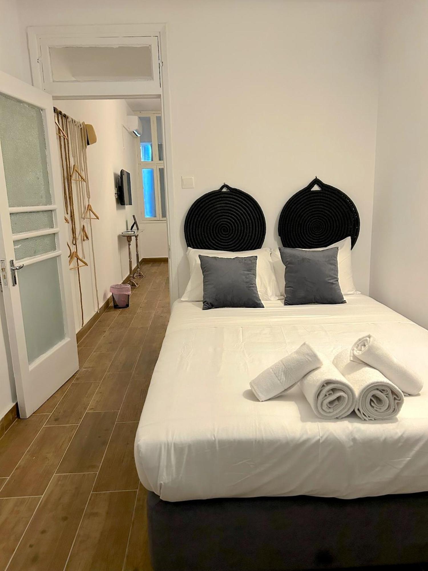 Queen Regina Suites By Platform 357 Nicosia Exterior foto