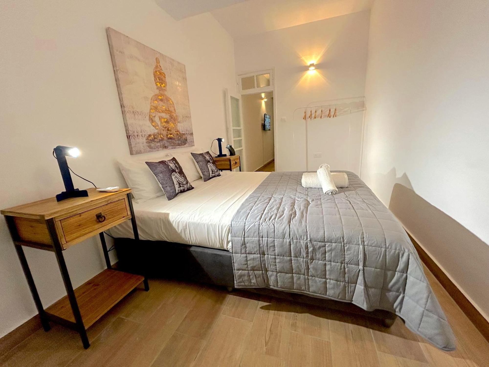 Queen Regina Suites By Platform 357 Nicosia Exterior foto