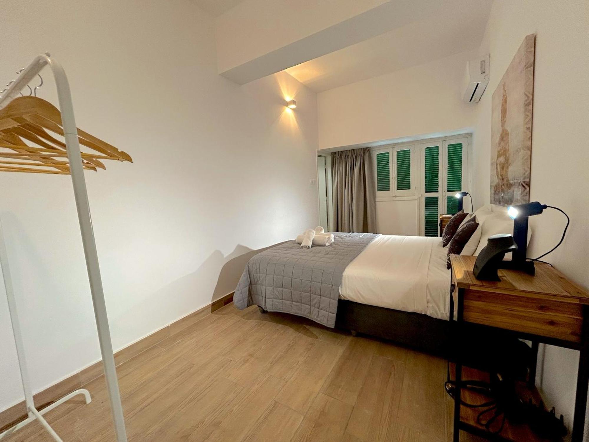 Queen Regina Suites By Platform 357 Nicosia Exterior foto
