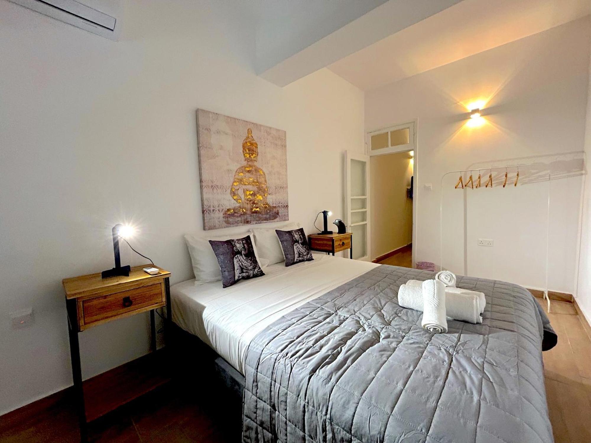 Queen Regina Suites By Platform 357 Nicosia Exterior foto